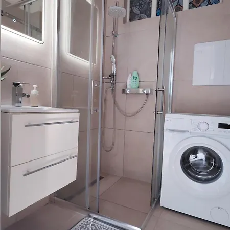 Apartment Old Town W Balcony Only 5 Min Danube River Pressburg