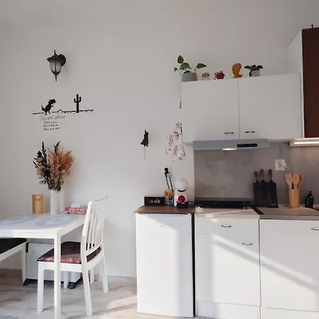 Apartment Old Town W Balcony Only 5 Min Danube River
